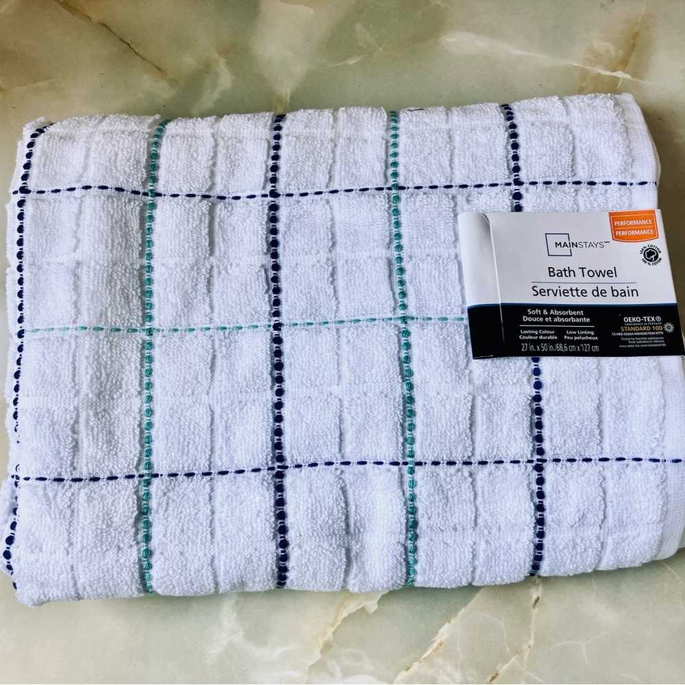 BNWT: Mainstays Blue and White Bath Towels Luxurious Softness